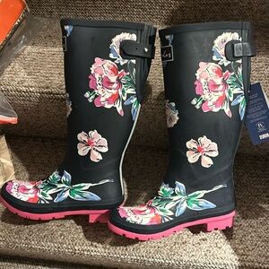Joules navy floral welly print rain boots new with tag size 7